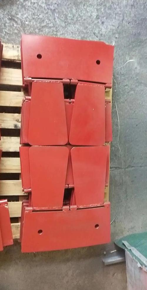 地铁隧道防水翻板系统详解 地铁隧道防水系统中的翻板装置,包括盾构洞
